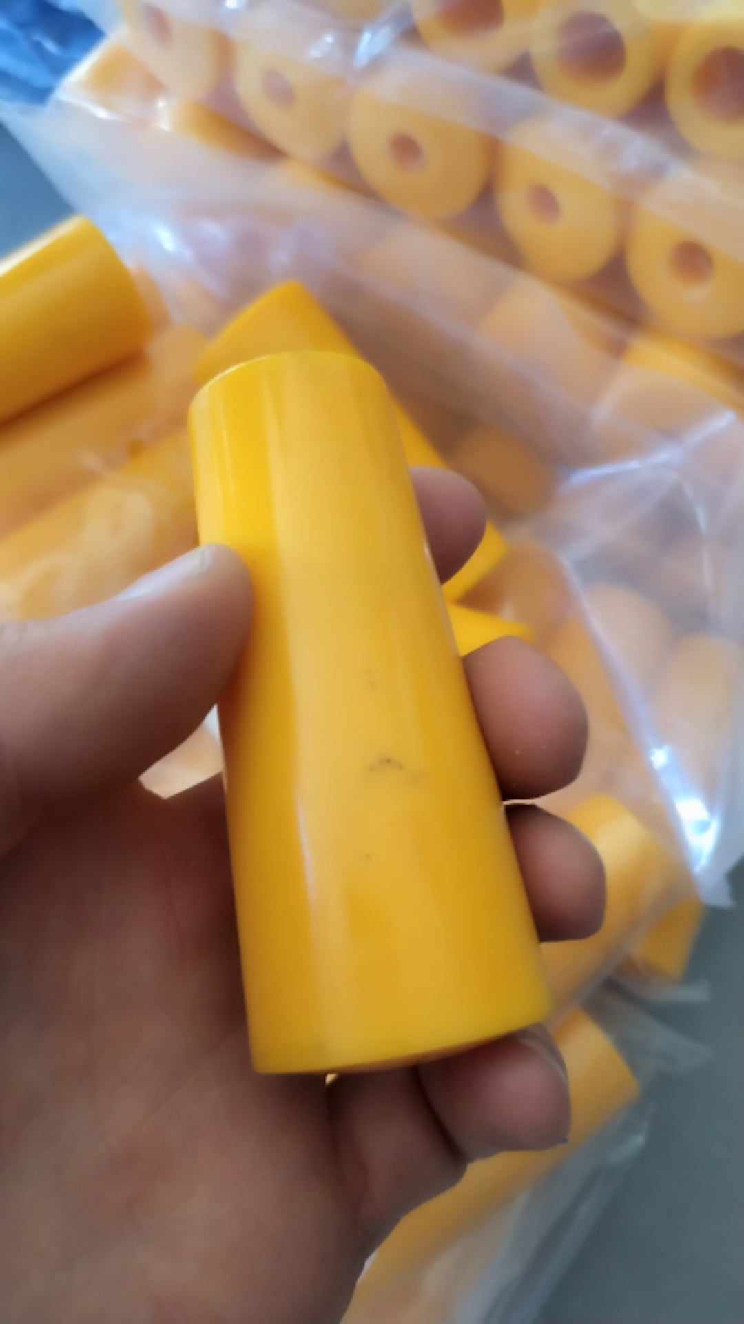 Poignée longue 14m12 (Bonzini, Petiot, Sulpie) jaune (DEFAUT ESTHETIQUE)